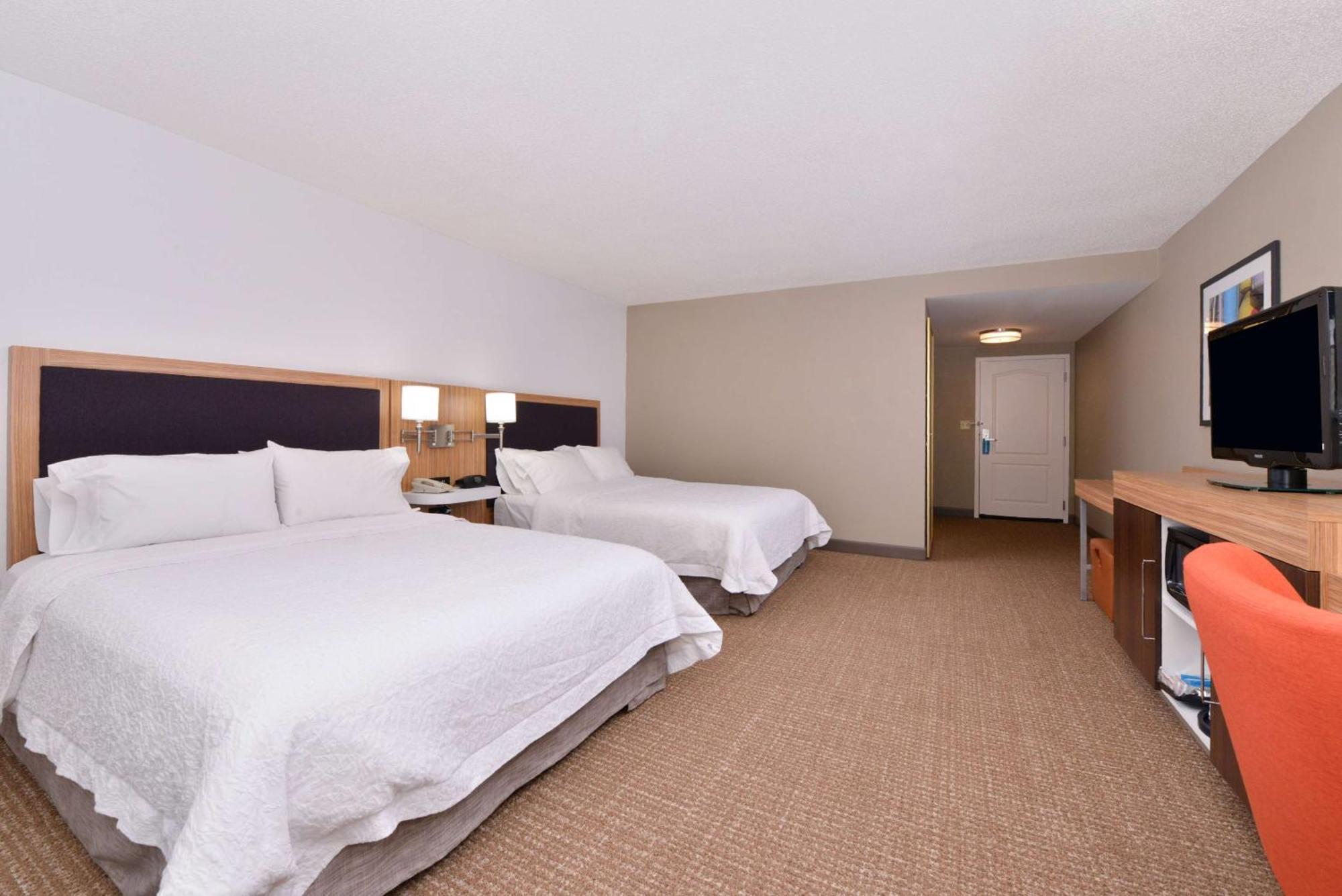 Hampton Inn & Suites By Hilton Plymouth Exterior photo