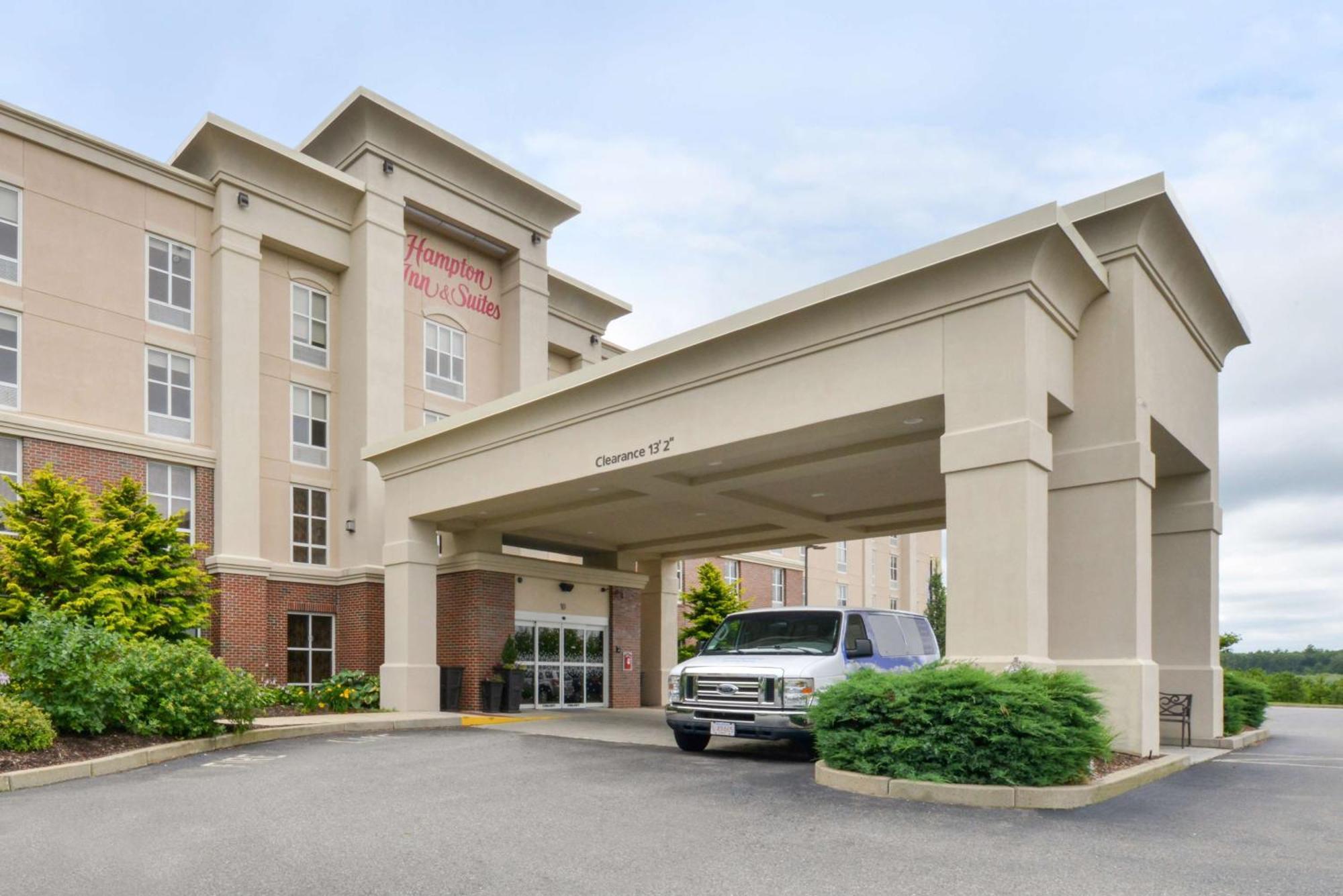 Hampton Inn & Suites By Hilton Plymouth Exterior photo