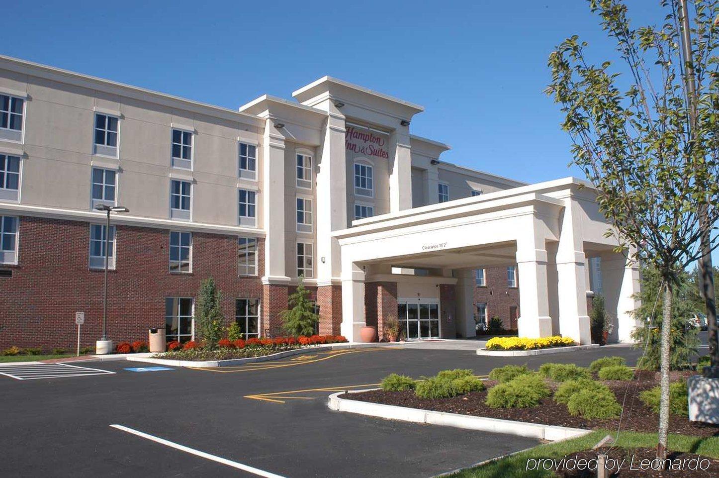 Hampton Inn & Suites By Hilton Plymouth Exterior photo